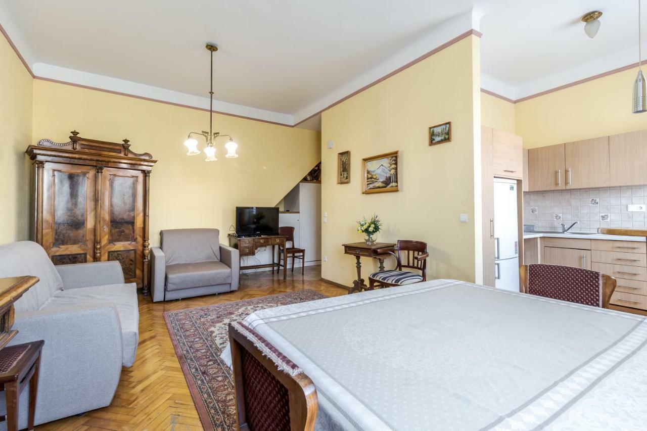 George Apartment Lviv Exterior photo